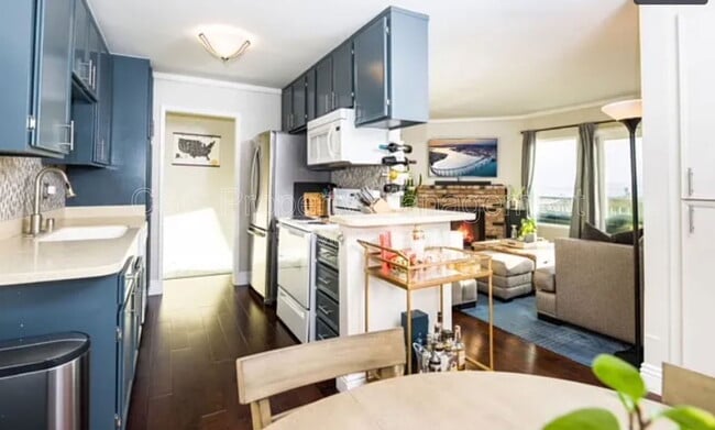 Building Photo - 2319 Curlew St