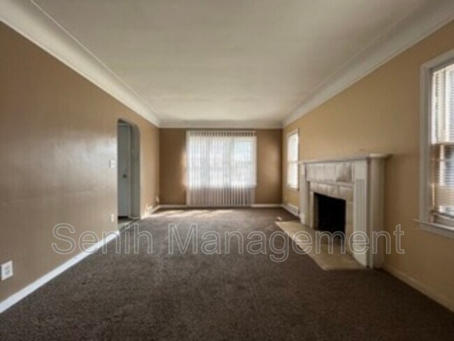 Building Photo - 5051 Berkshire St