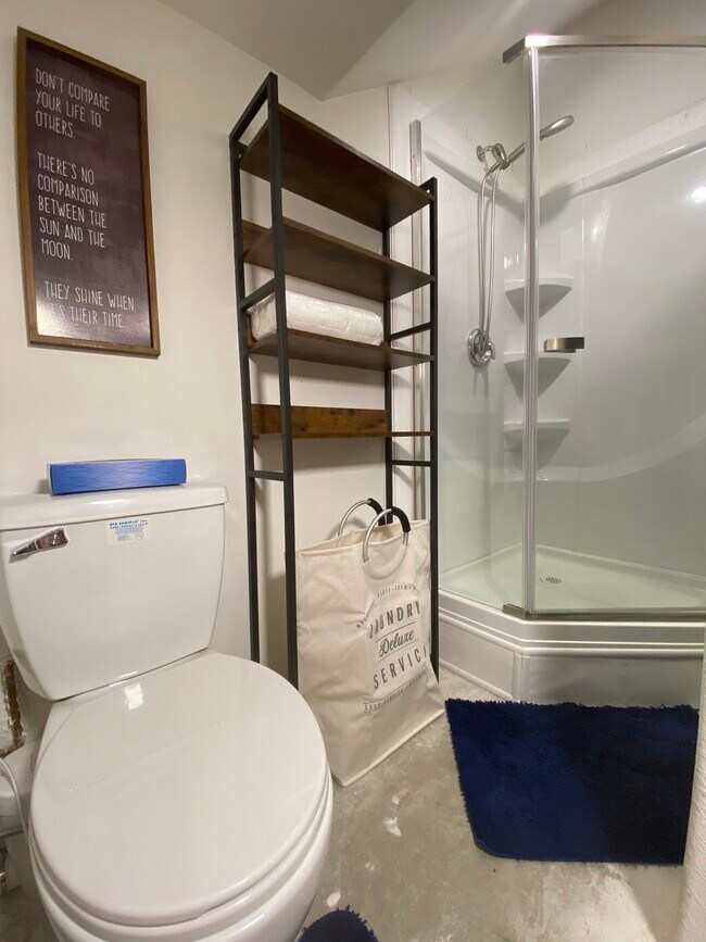 Bathroom - 4130 Santa Fe Dr