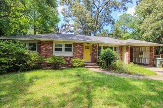 Building Photo - 927 Holly Ct