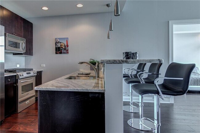 Foto del edificio - 905 Juniper St NE