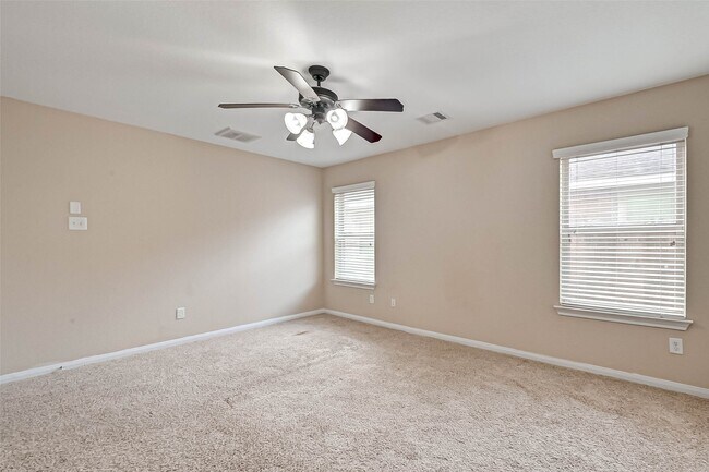 Foto del edificio - 6402 Black Bamboo Ln