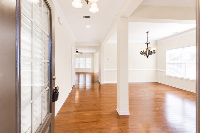 Building Photo - 7245 Rocking Horse Ln