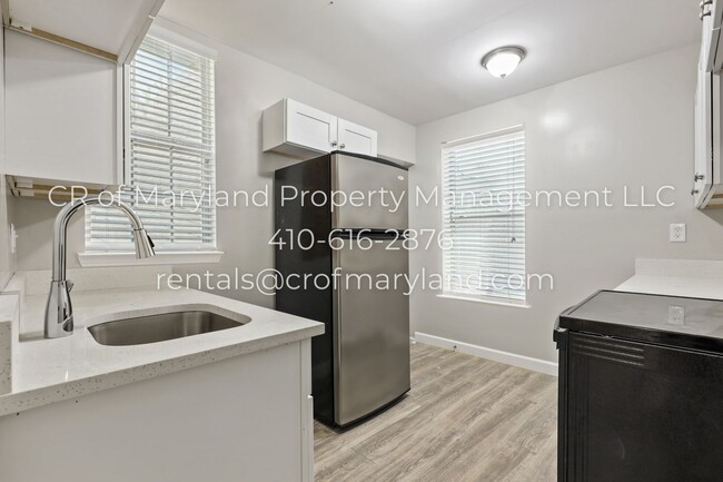 Building Photo - Welcome home to this newly renovated gem i...