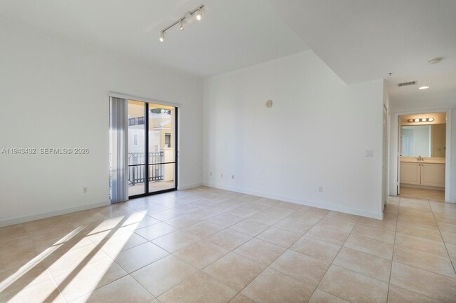 Foto del edificio - 8395 SW 73rd Ave