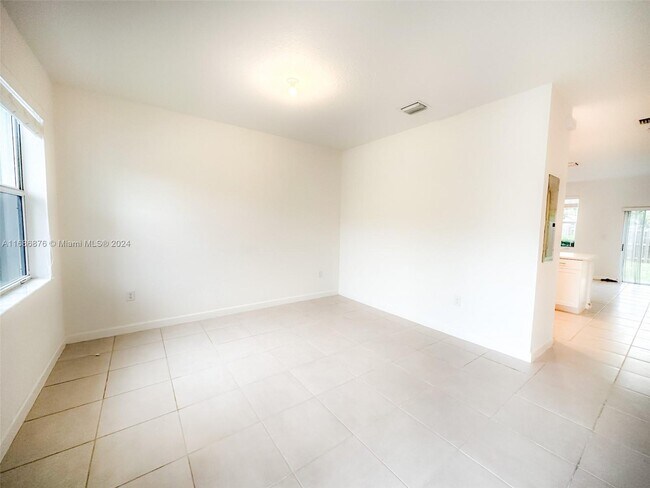 Foto del edificio - 1486 SE 26th Ter