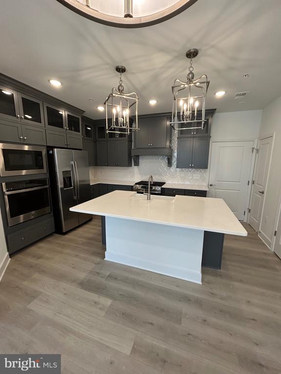 Building Photo - 2512 W Peninsula Dr