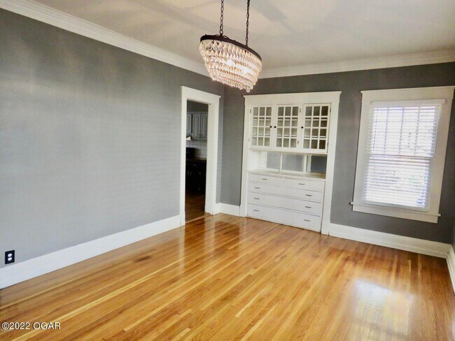 Foto del edificio - 602 N Byers Ave