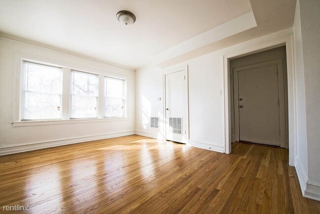 Foto del edificio - 6455 S Fairfield Ave