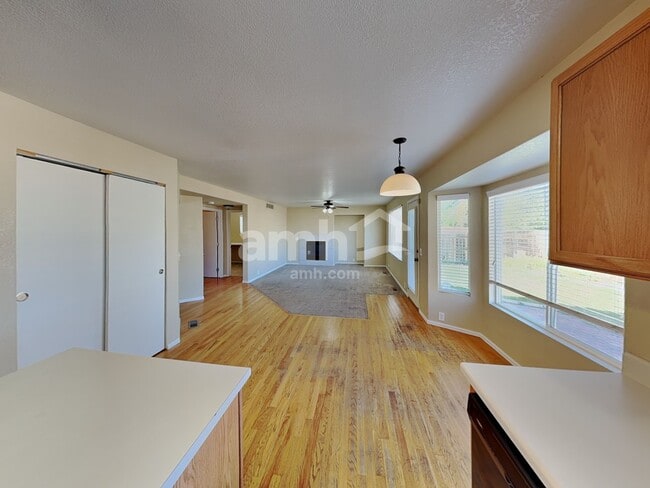 Foto del edificio - 15625 E 99th Ave