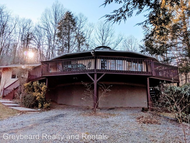 Building Photo - 2 br, 2.5 bath House - 36 White Willow Rd