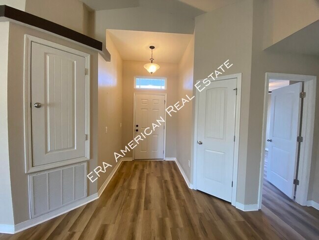 Building Photo - 3/2 Navarre- Move in ready!