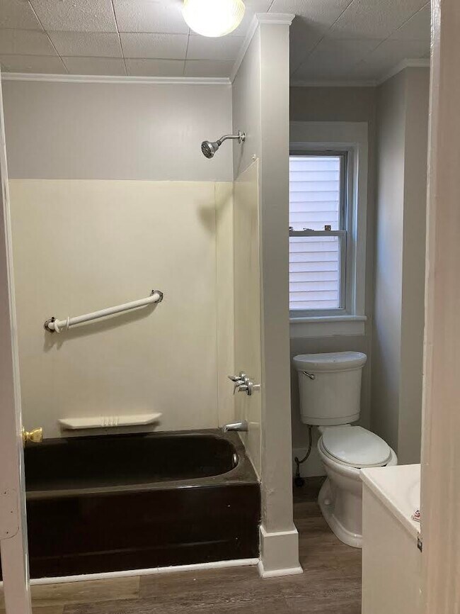 Building Photo - 67 Seager St
