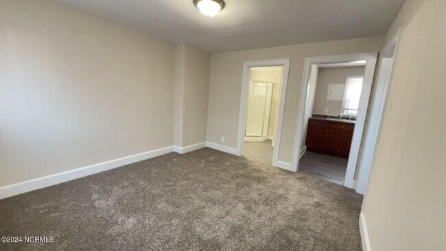 Building Photo - 112 Richlands Ave