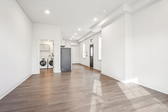 Foto del edificio - 472 Roxborough Ave