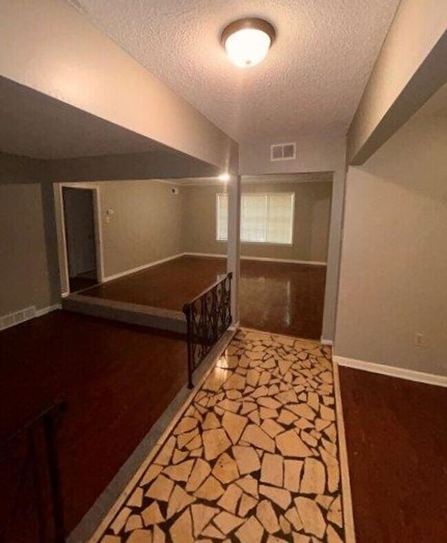 Building Photo - BELOW MARKET RENT!
