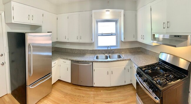Building Photo - 4022 N Avers Ave