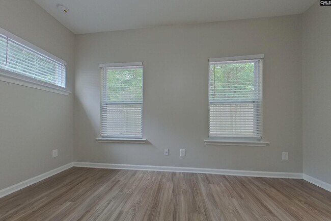 Foto del edificio - 250 Harvest Glen Ln