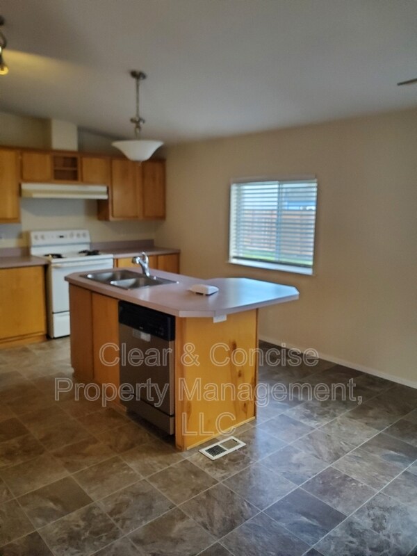 Foto del edificio - 1222 Bramblewood Ln