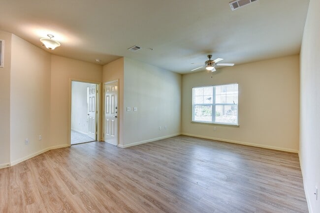 Building Photo - Shadow Ridge Apartment Homes