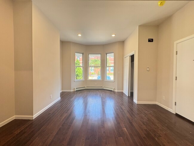 Foto del edificio - 1607 Kerrigan Ave