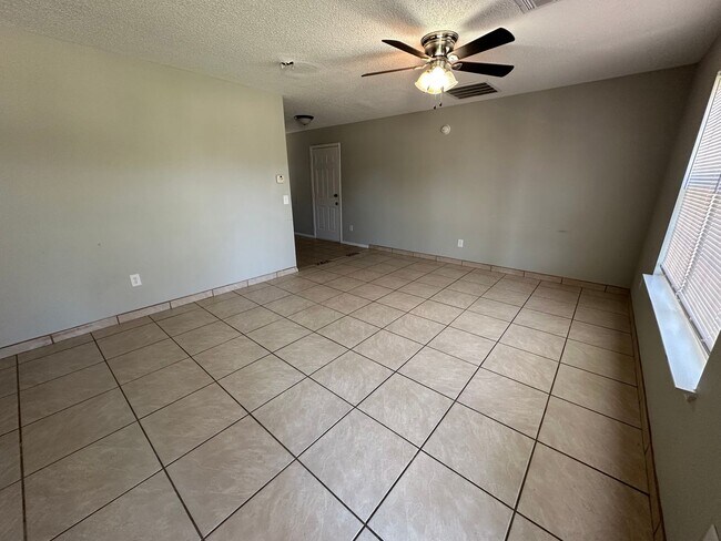 Foto del edificio - 3401 SW Landau Ct