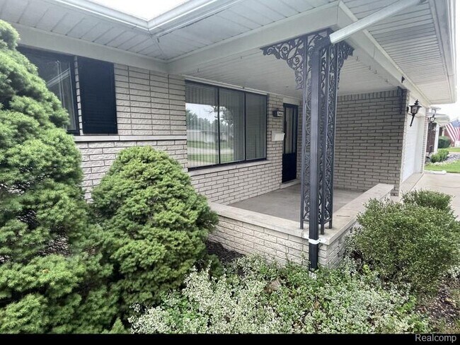 Foto del edificio - 34660 MacDonald Dr