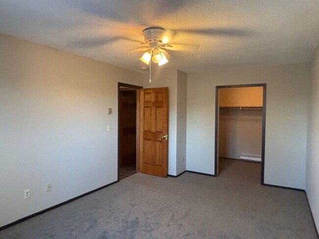 Foto del edificio - Awesome 2 BR/1.5 BA Townhome in St. Paul!