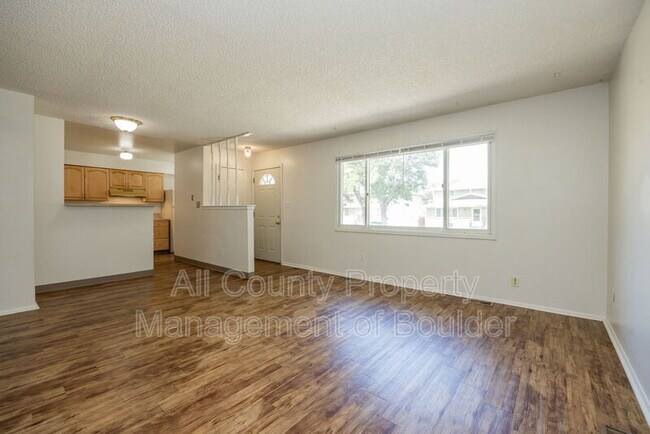 Building Photo - 2330 Wedgewood Ave