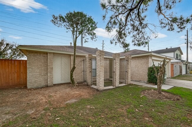 Foto del edificio - 4251 Southchase Ln