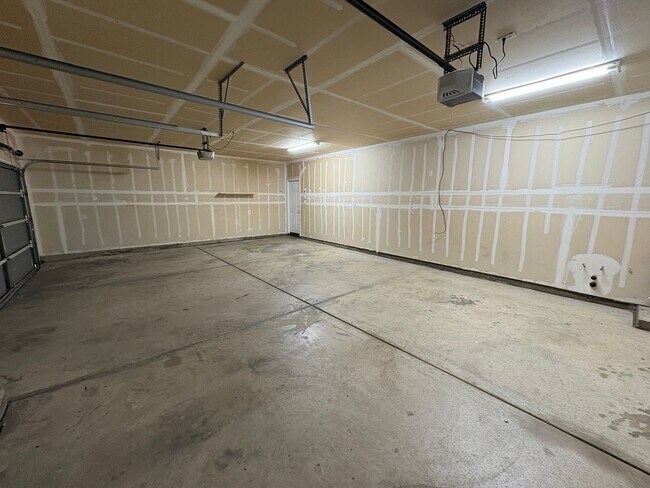 Foto del edificio - NW Visalia Home Available Now!