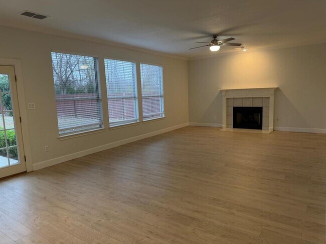 Foto del edificio - 13004 Coriander Dr