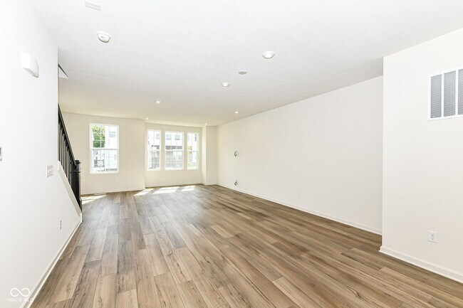 Building Photo - 14529 Pomona Ln