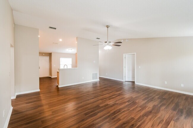 Foto del edificio - 2953 Golden Pond Blvd