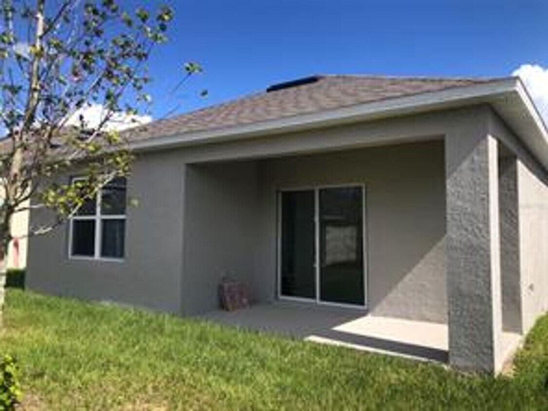 Primary Photo - Nearly New Victoria Oaks 3 Bedroom/2 Bath ...