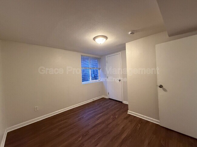 Foto del edificio - 1582 Taft St