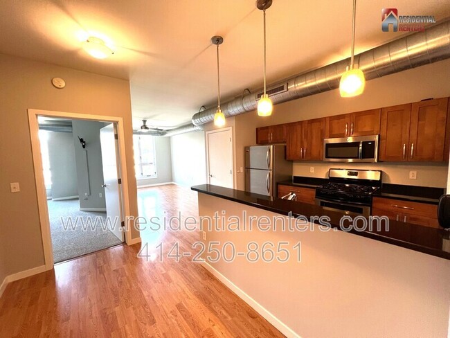 Building Photo - 1541 N Jefferson St