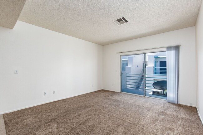 Building Photo - New paint and carpet in 2nd floor unit in ...