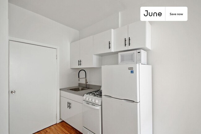 Foto del edificio - 235 W 63rd St