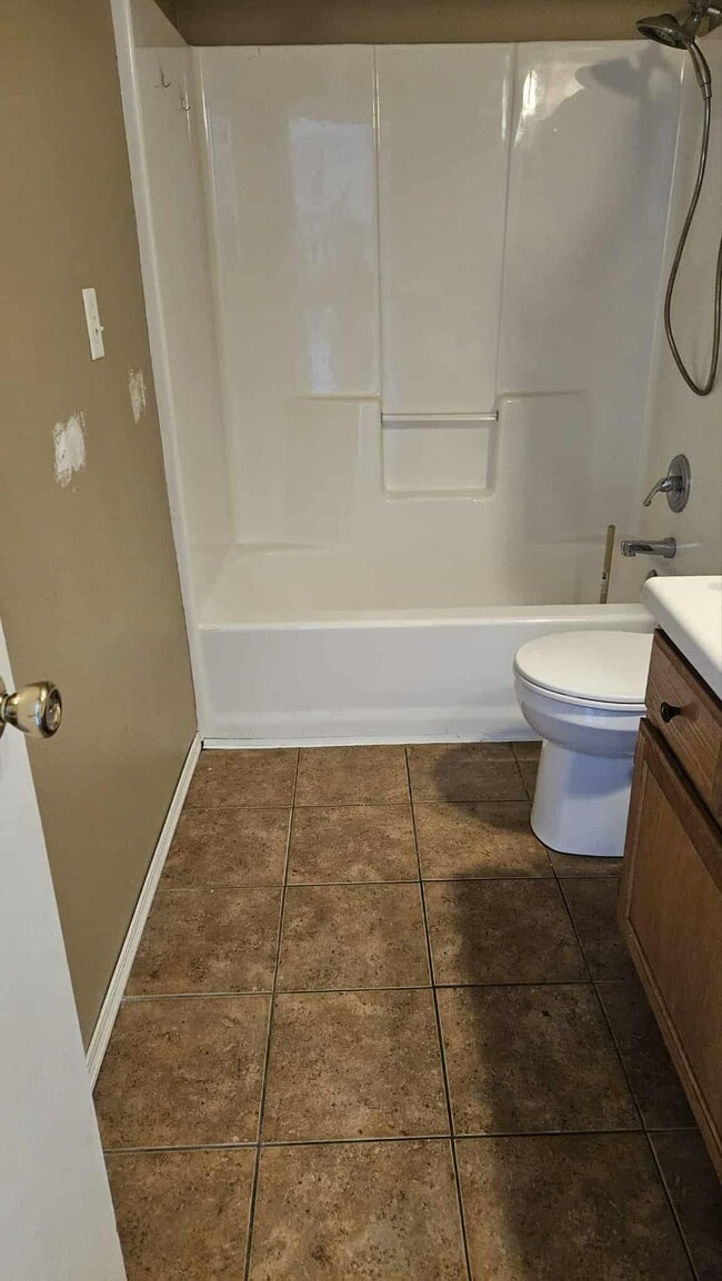 Building Photo - 1660 Tanglewood Ln