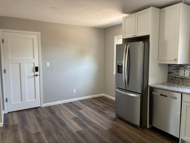 Kitchen/dining - 863 S Silver Lake St