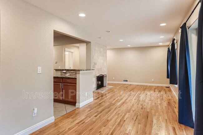 Foto del edificio - 2471 S Ivanhoe Pl