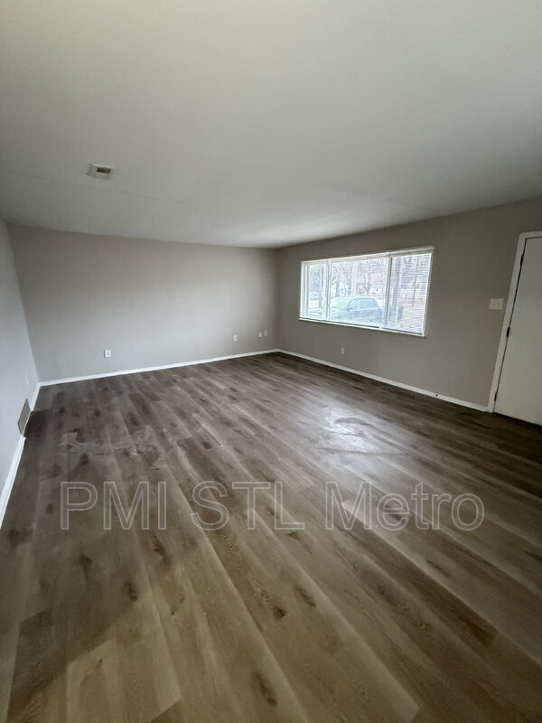 Foto del edificio - 334 Suburban Ave