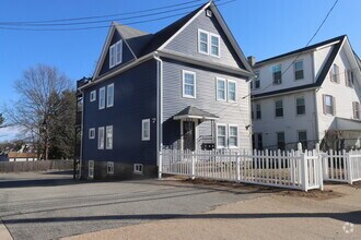 Building Photo - 198 Montauk Ave