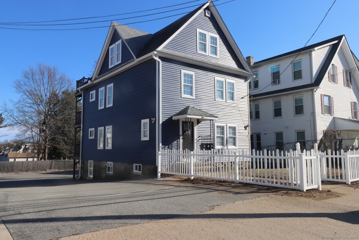 Foto principal - 198 Montauk Ave