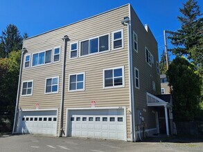 Building Photo - 3416 Abbott St