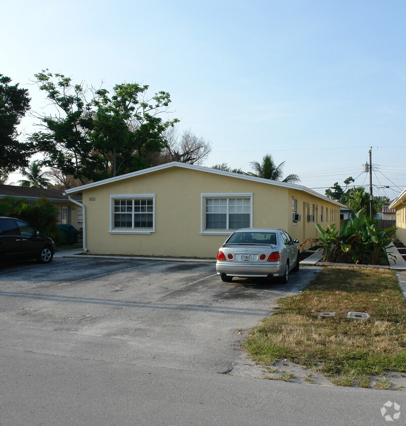 Primary Photo - 308-312 SW 14th St