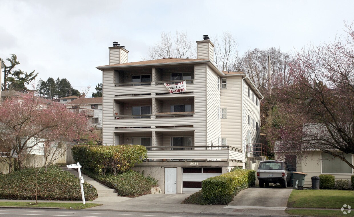 Primary Photo - Sound Breeze Apartments