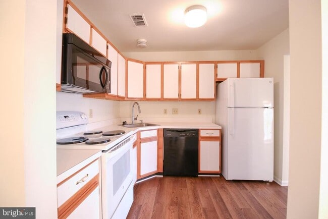 Building Photo - 102 Timberlake Terrace