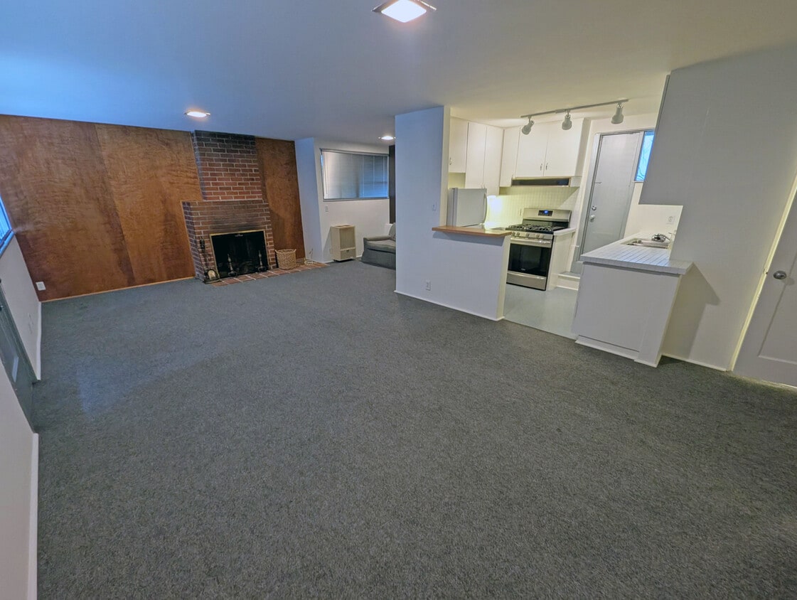 Foto principal - 648 Kelton Ave